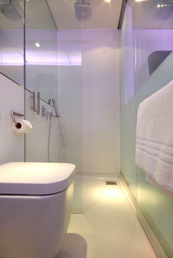 Yotelair London Heathrow Airport Hillingdon Ngoại thất bức ảnh