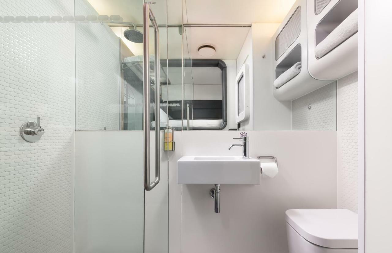 Yotelair London Heathrow Airport Hillingdon Ngoại thất bức ảnh