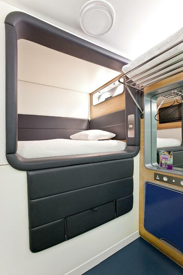 Yotelair London Heathrow Airport Hillingdon Ngoại thất bức ảnh